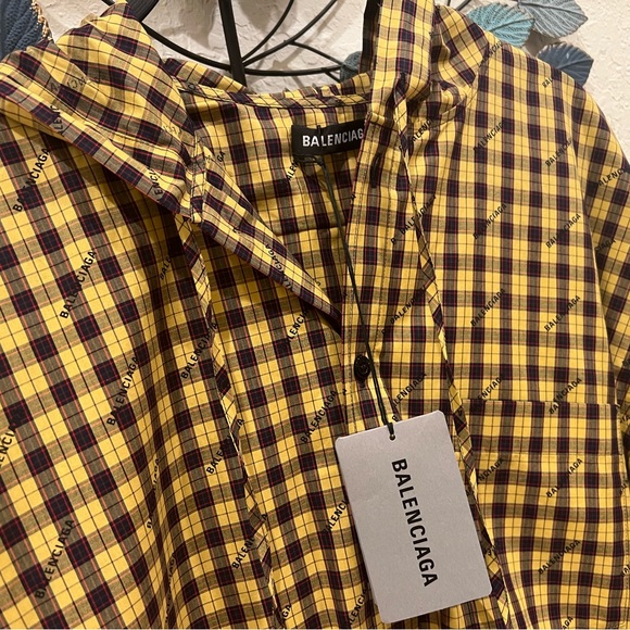 BALENCIAGA logo
PATTERNED HOODED SHIRT Long Sleeve - Picture 2 of 6